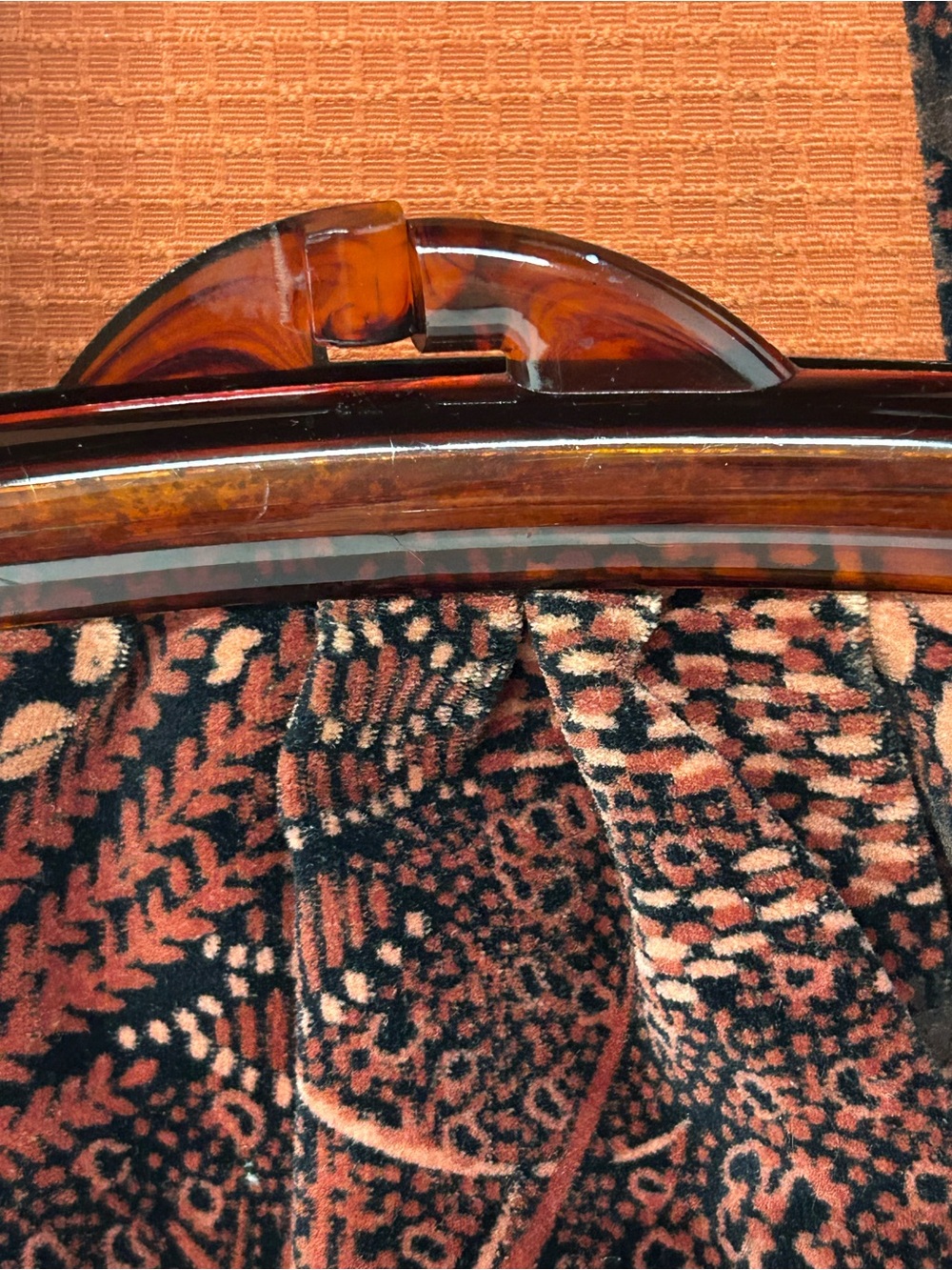 1970’s Carpet Baggers of America for Contempo velvet lucite bag - Picture 14 of 15